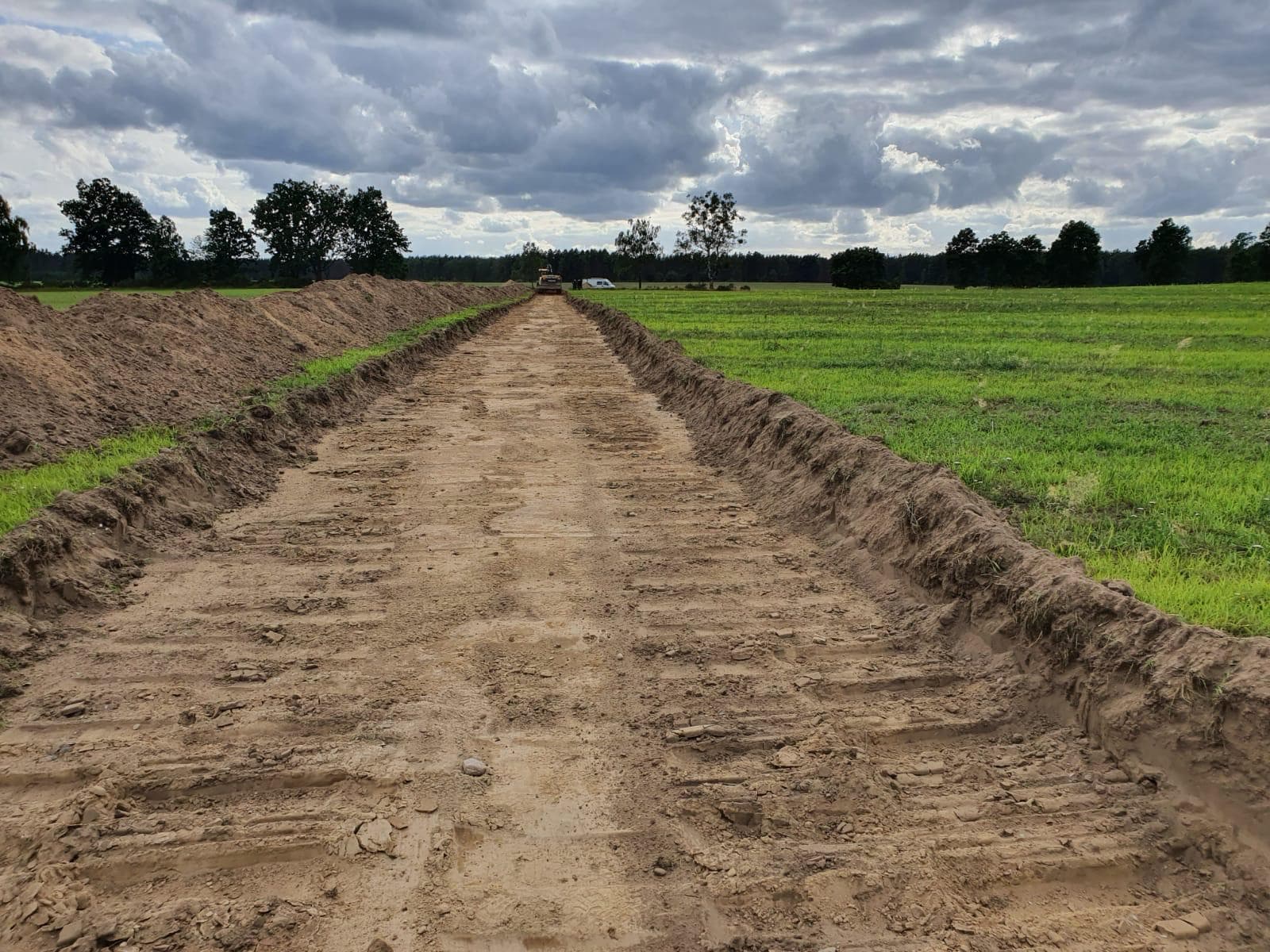 Przygotowanie podłoża pod drogi i parkingi
